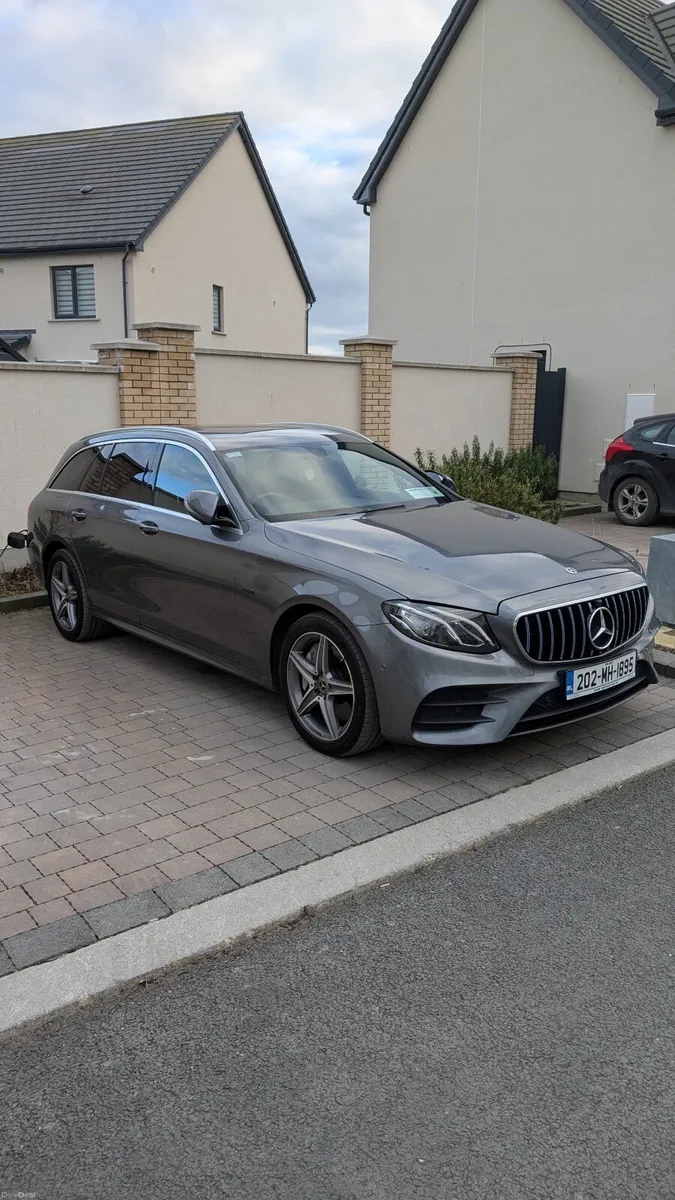 Mercedes-Benz E300de (2020) - Image 2