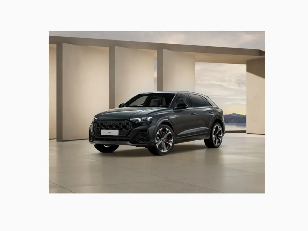 Audi Q8 Q8 SUV 60 TFSIE Q COMP 490PS - Image 1