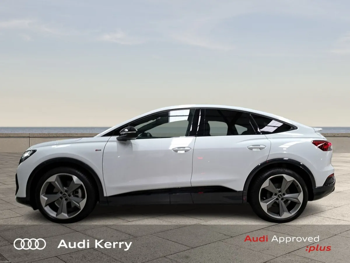 Audi Q4 e-tron E-TRON SPORTACK 45 BLACK EDITION S- - Image 4