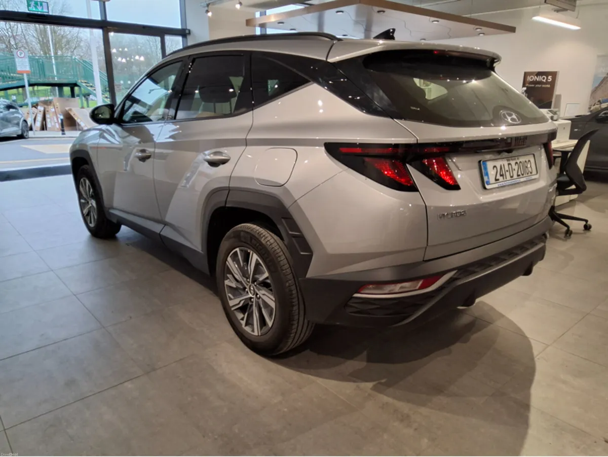 Hyundai Tucson EXECUTIVE HYBRID - Only 17,000 Km - - Image 3