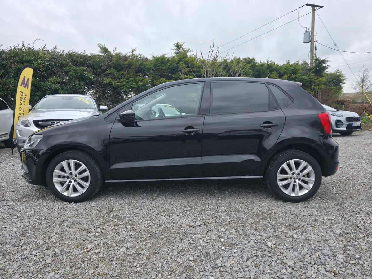 2016 Volkswagen Polo - Image 2