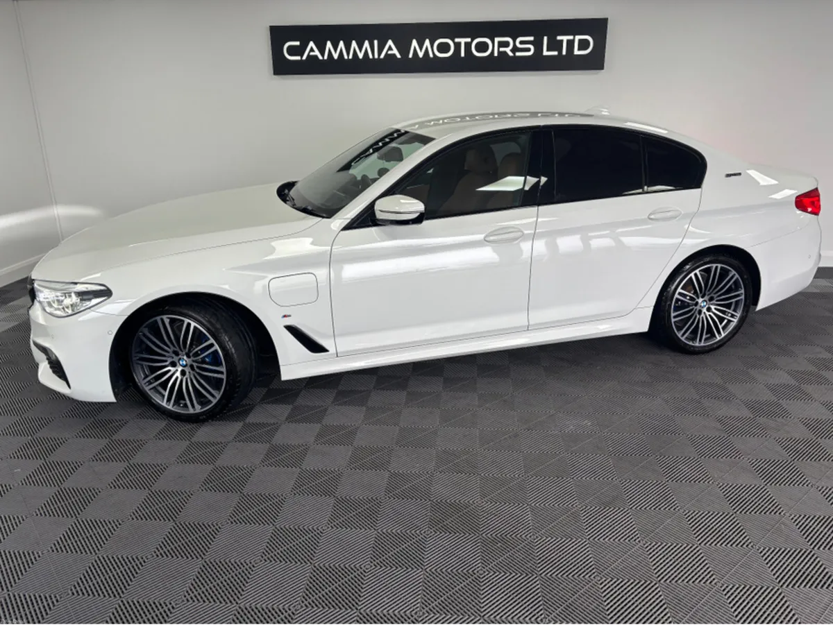 BMW 5-Series *BMW 530e* *DIGITAL DASH* *LOW MILEAG - Image 2