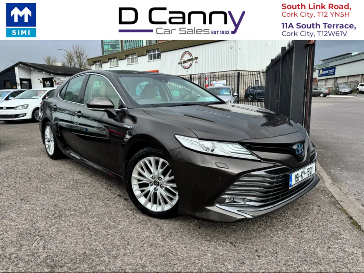 Toyota Camry HYBRID PLATINUM 4DR AUTO - Image 1