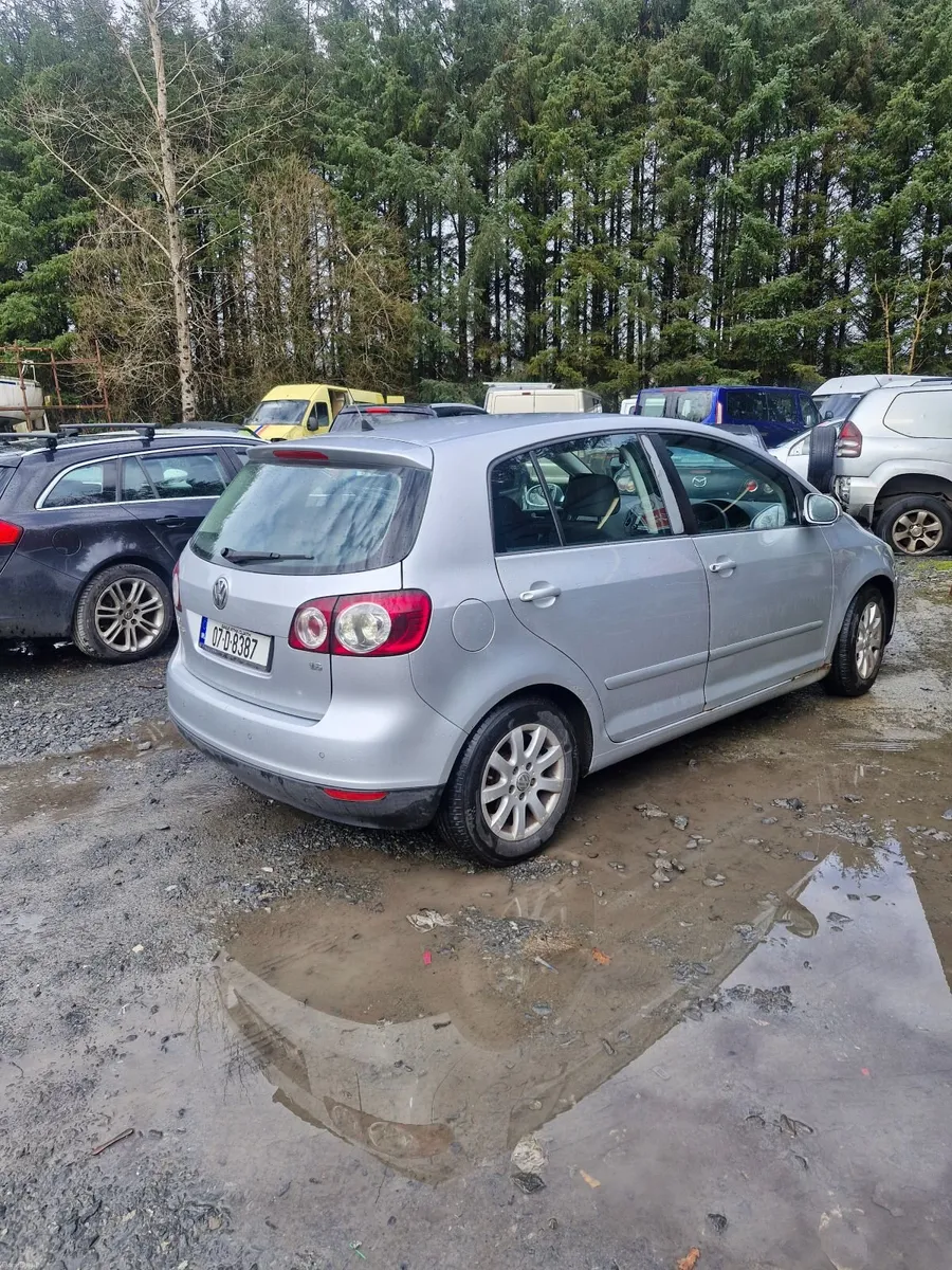 Volkswagen Golf 2007 automatic - Image 1