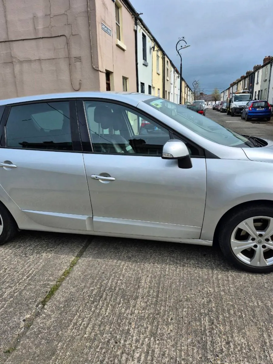11 Renault Grand Scenic 1.5 Tom Tom - Image 3
