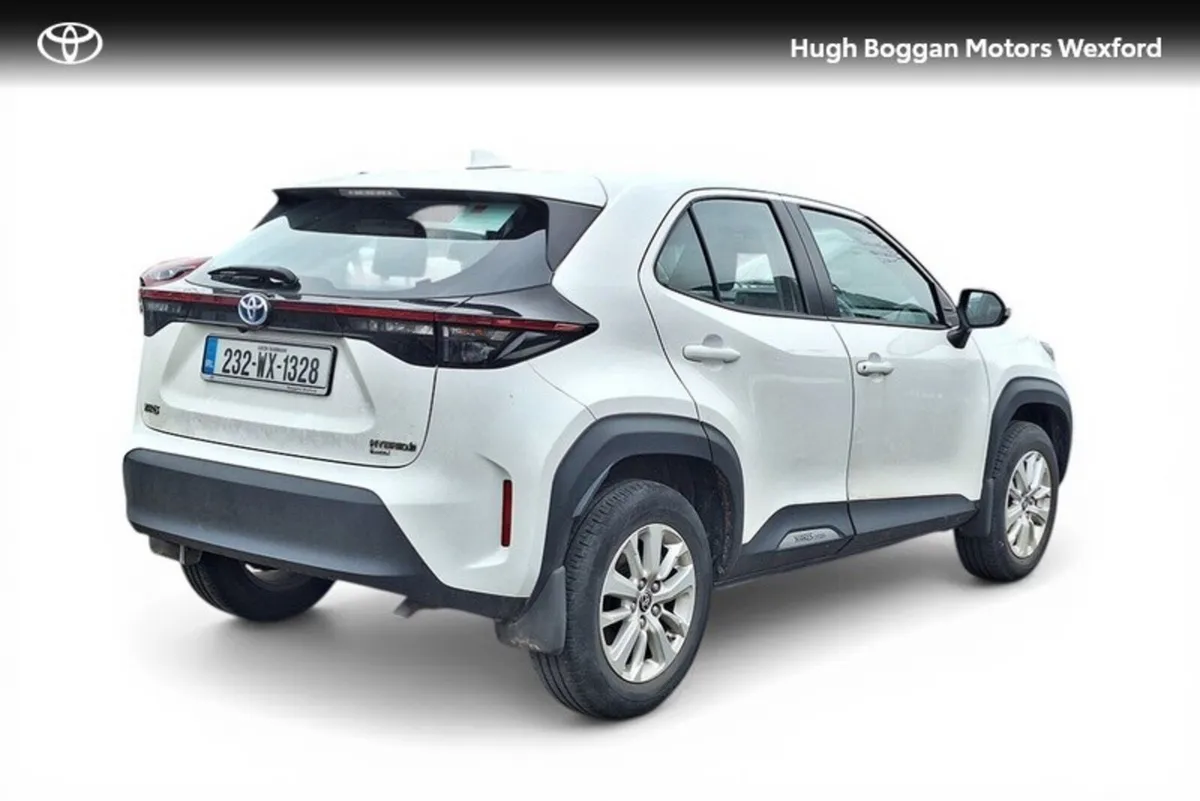 Toyota Yaris Cross YARIS CROSS LUNA - Image 1