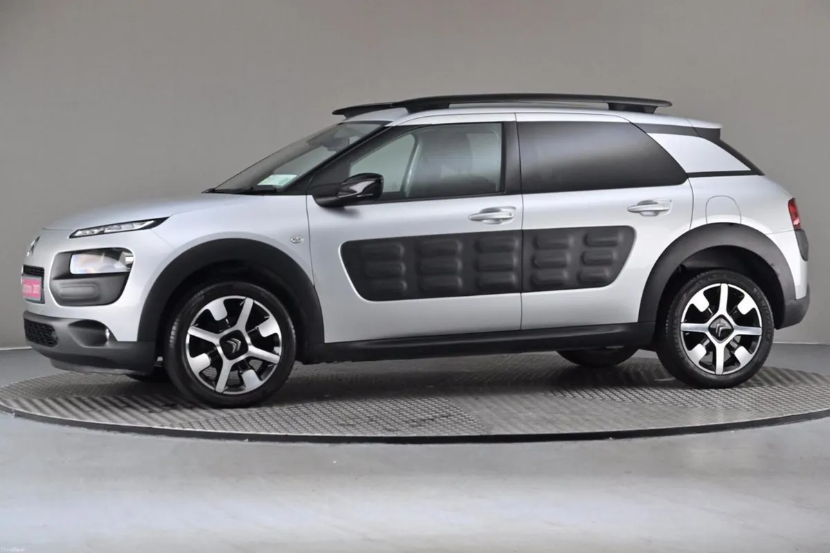 Citroen C4 Cactus 1.2 PURE TECH 5SPD **SAT NAV**RE - Image 4