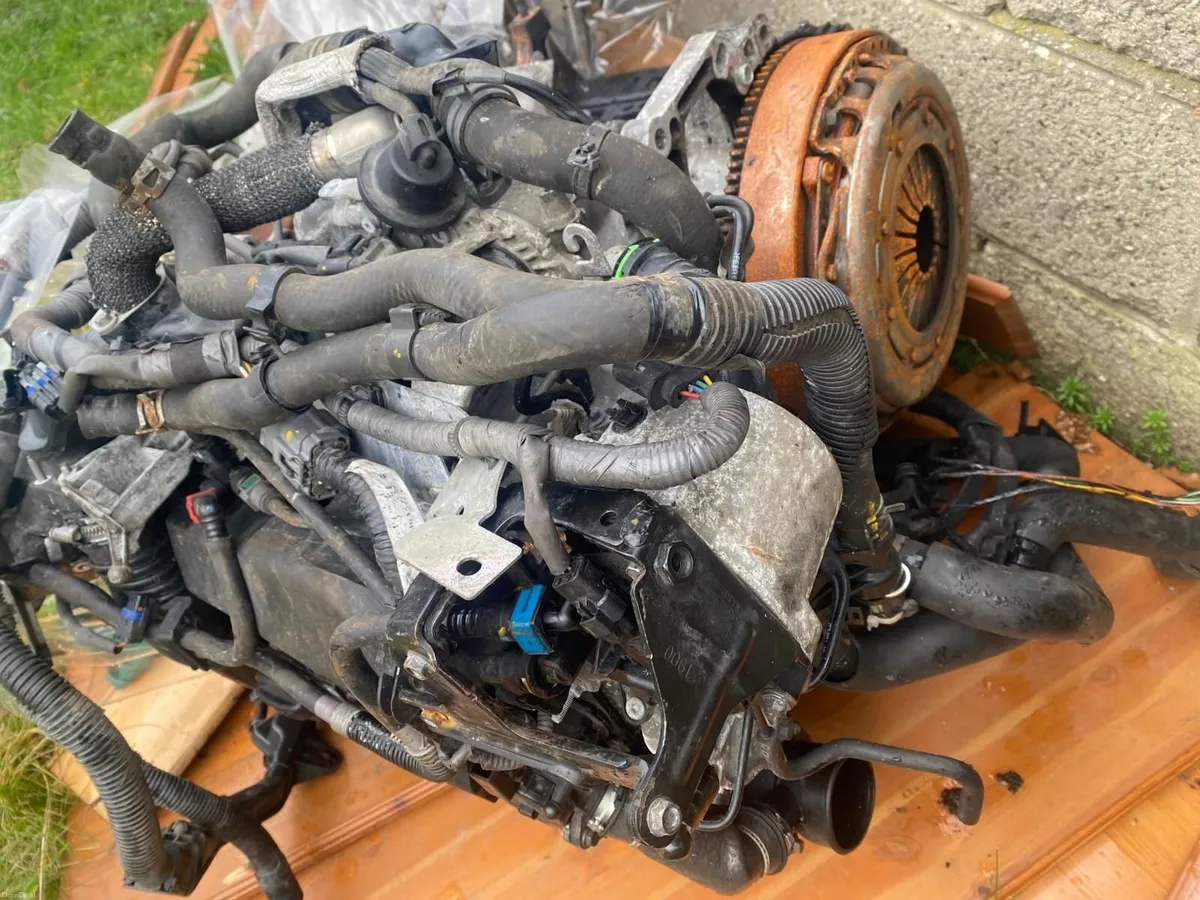 Mazda Mazda5 2011 - Image 2