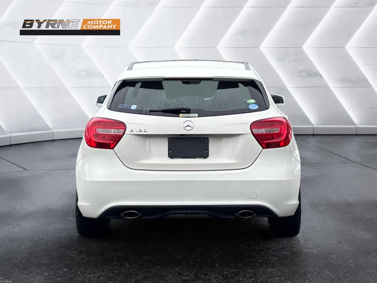 MERCEDES A180 AUTO 2014 - Image 4