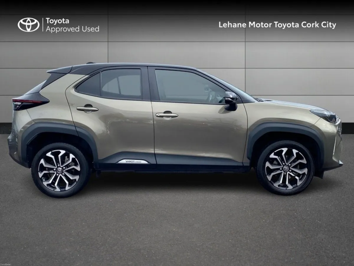 Toyota Yaris Cross CROSS LUNA SPORT 4DR AUTO - Image 3