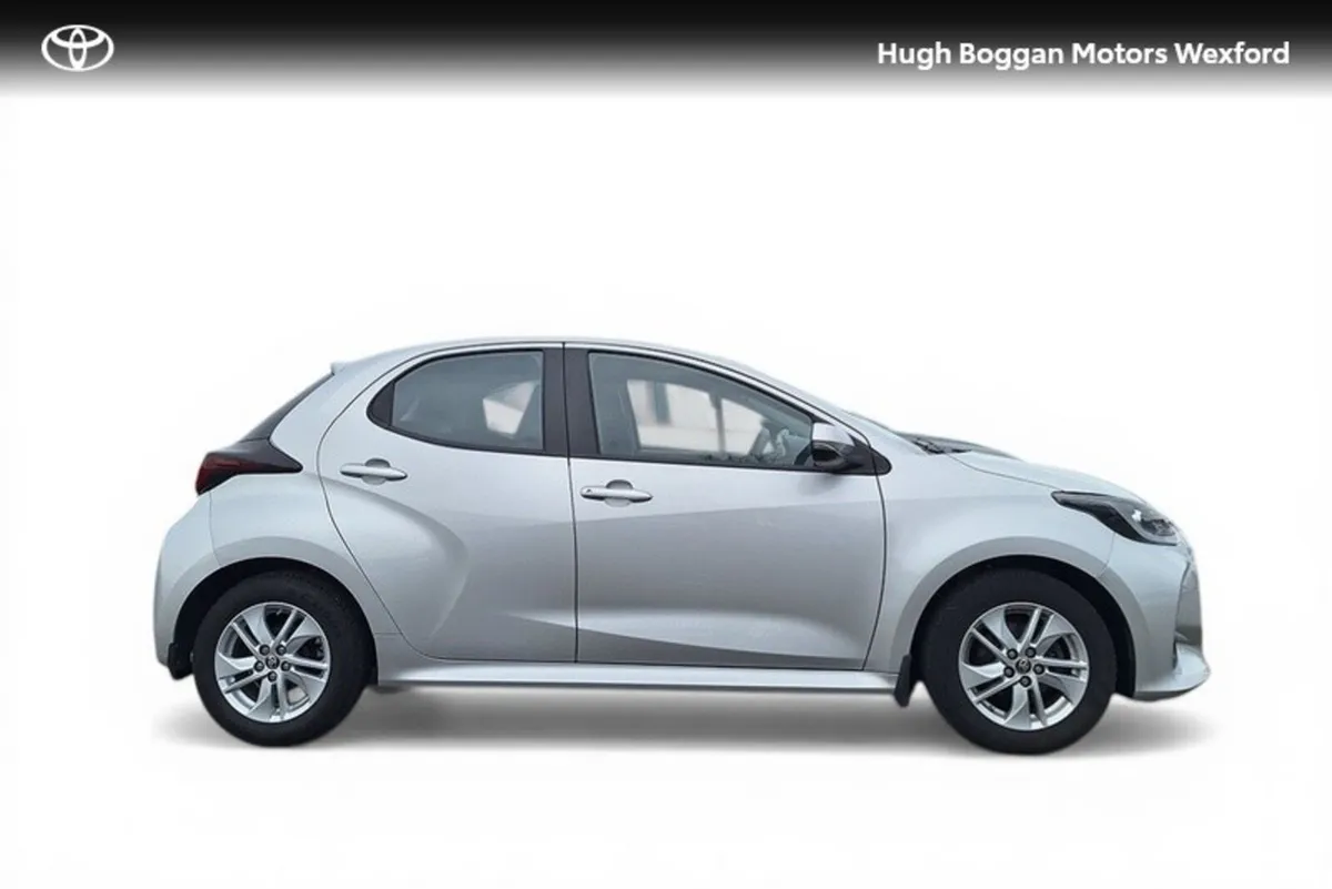 Toyota Yaris 1.0 LUNA ** LOW MILEAGE - Image 3