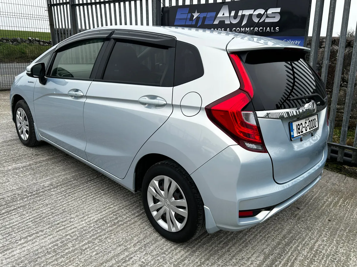 Honda Fit Self Charging Hybrid 2018 - Image 4