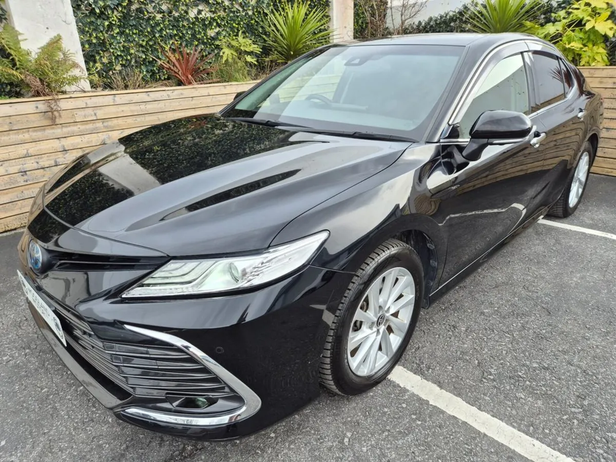 Toyota Camry 2.5 HYBRID / G-PACK WITH HUD / HIGH S - Image 3