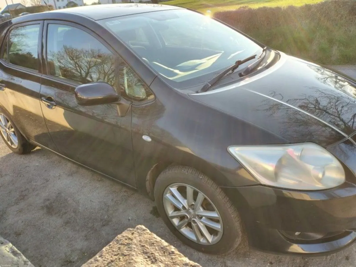 Toyota Auris 2009 - Image 1