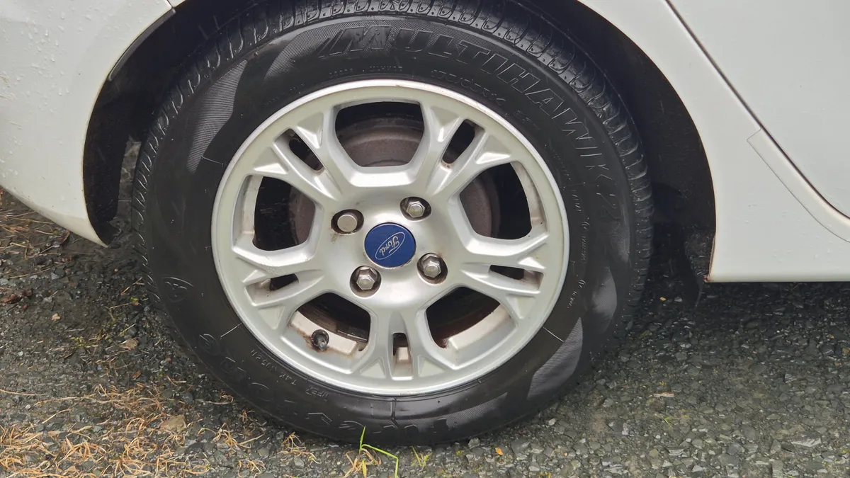 Ford Fiesta Zetec 1.6TDCi 95HP 5Dr - Image 4