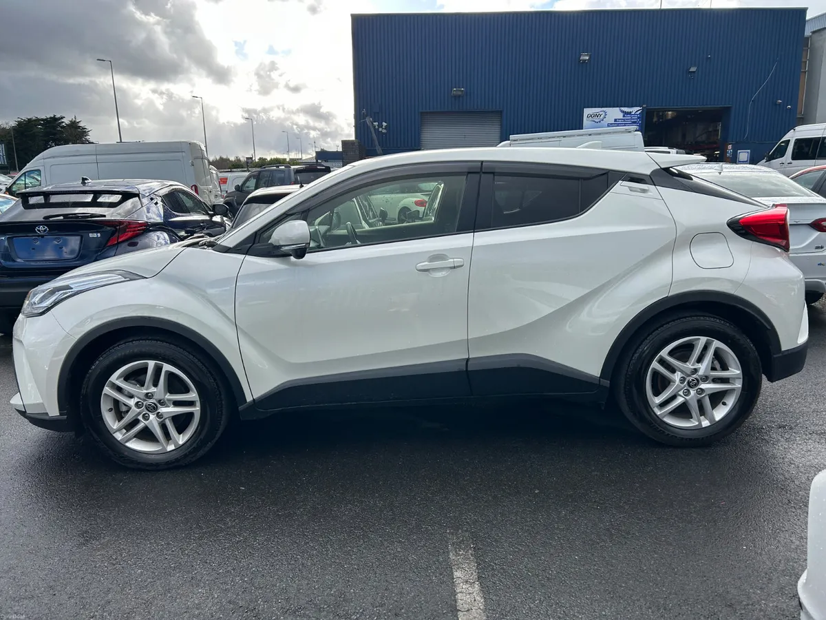 TOYOTA CHR - Image 4