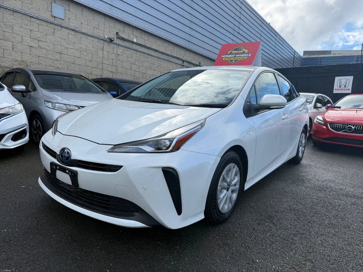 2022 Toyota Prius 1.8 Hybrid - Image 3