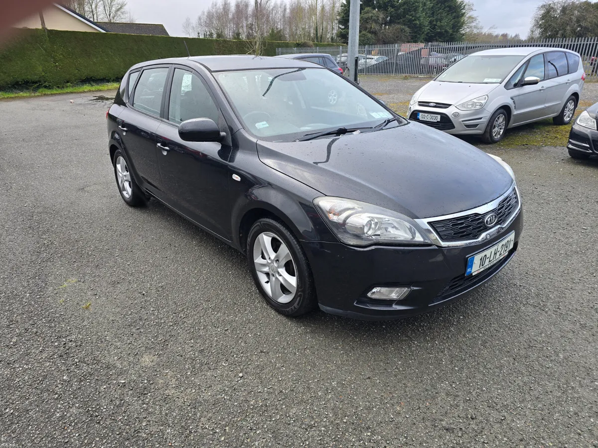 Kia Ceed 2010 - Image 1