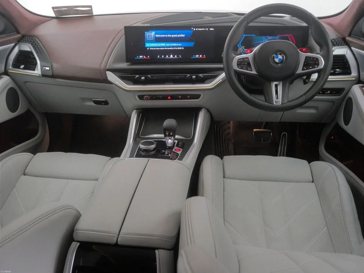 BMW XM 50e - Image 4