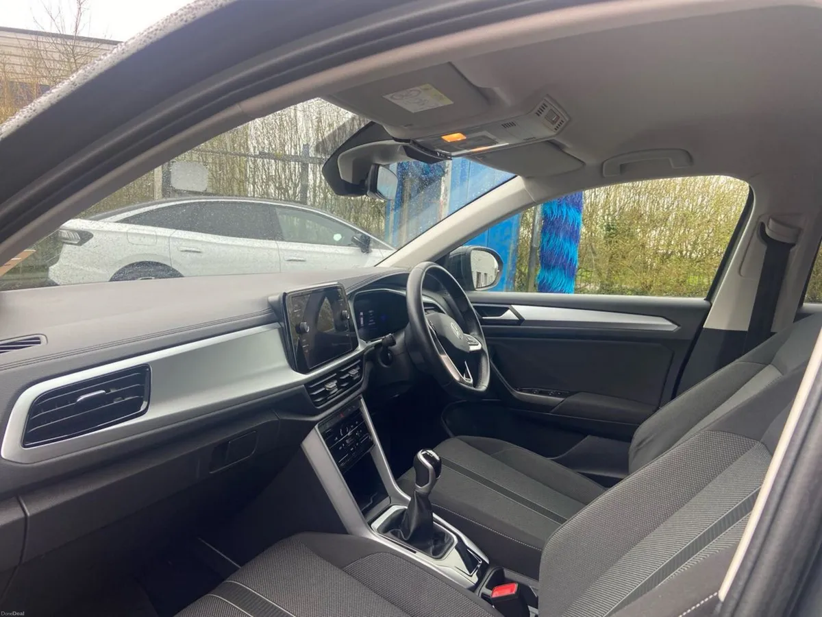 Volkswagen T-Roc LIFE 2.0TDI 116HP MANUAL - Image 3