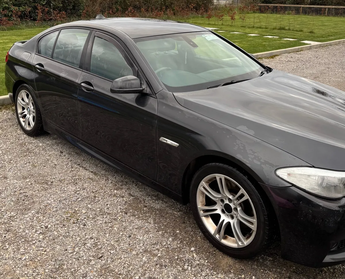 BMW 5-Series 2011 - Image 4