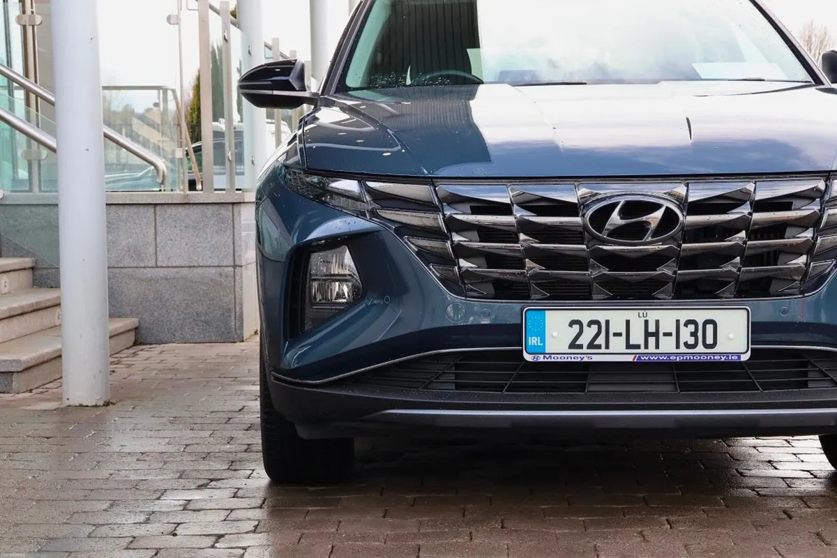 Hyundai Tucson 4WD Executive Plus PHEV Auto 2 Tone - Image 3