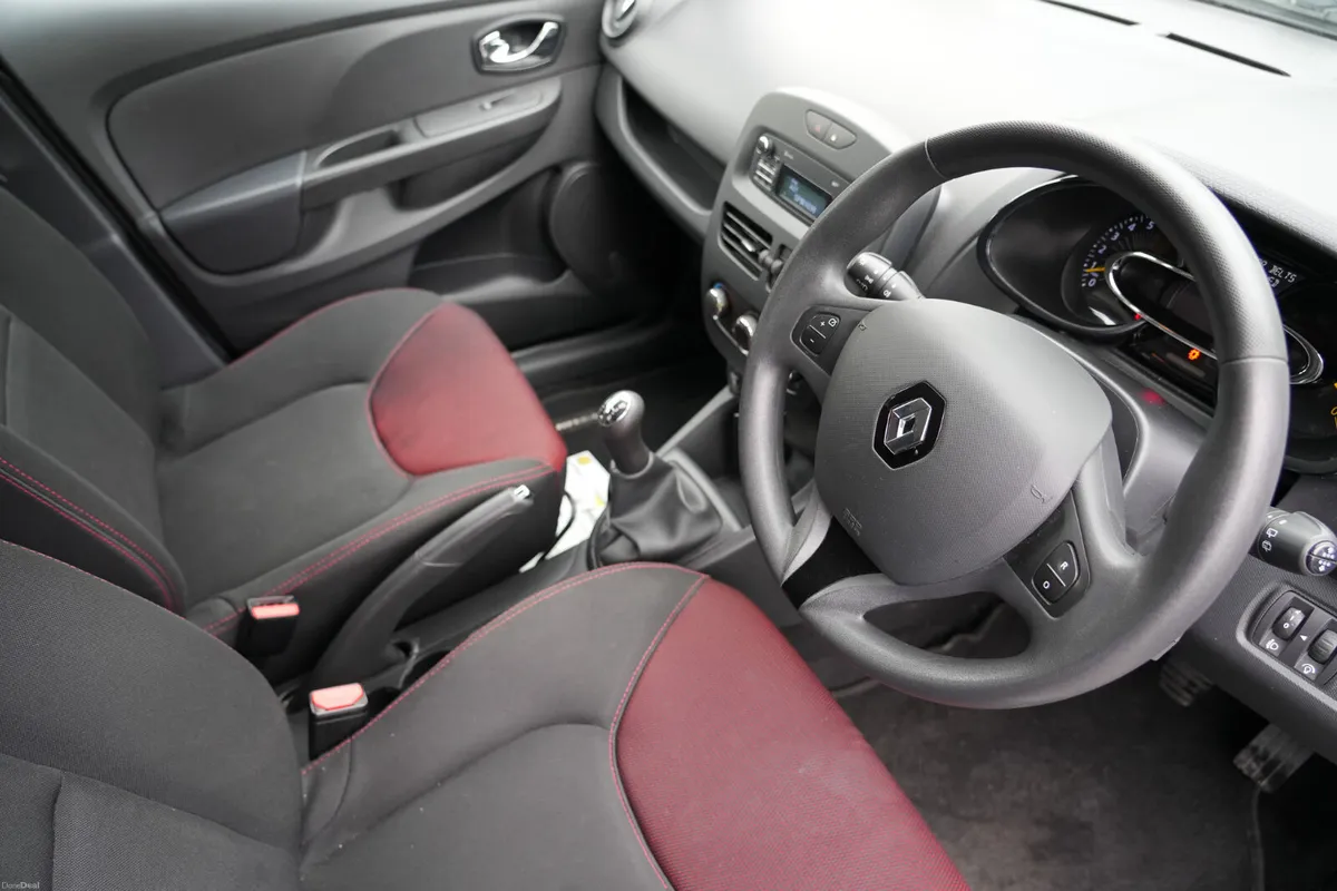 Renault Clio 2015 Manual 1.2 Petrol Low Miles - Image 2