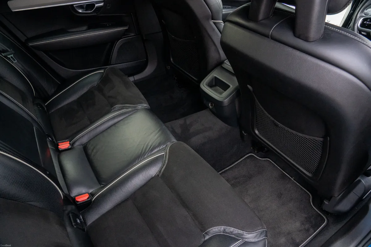 2018 Volvo S90 R-DESIGN - Image 4