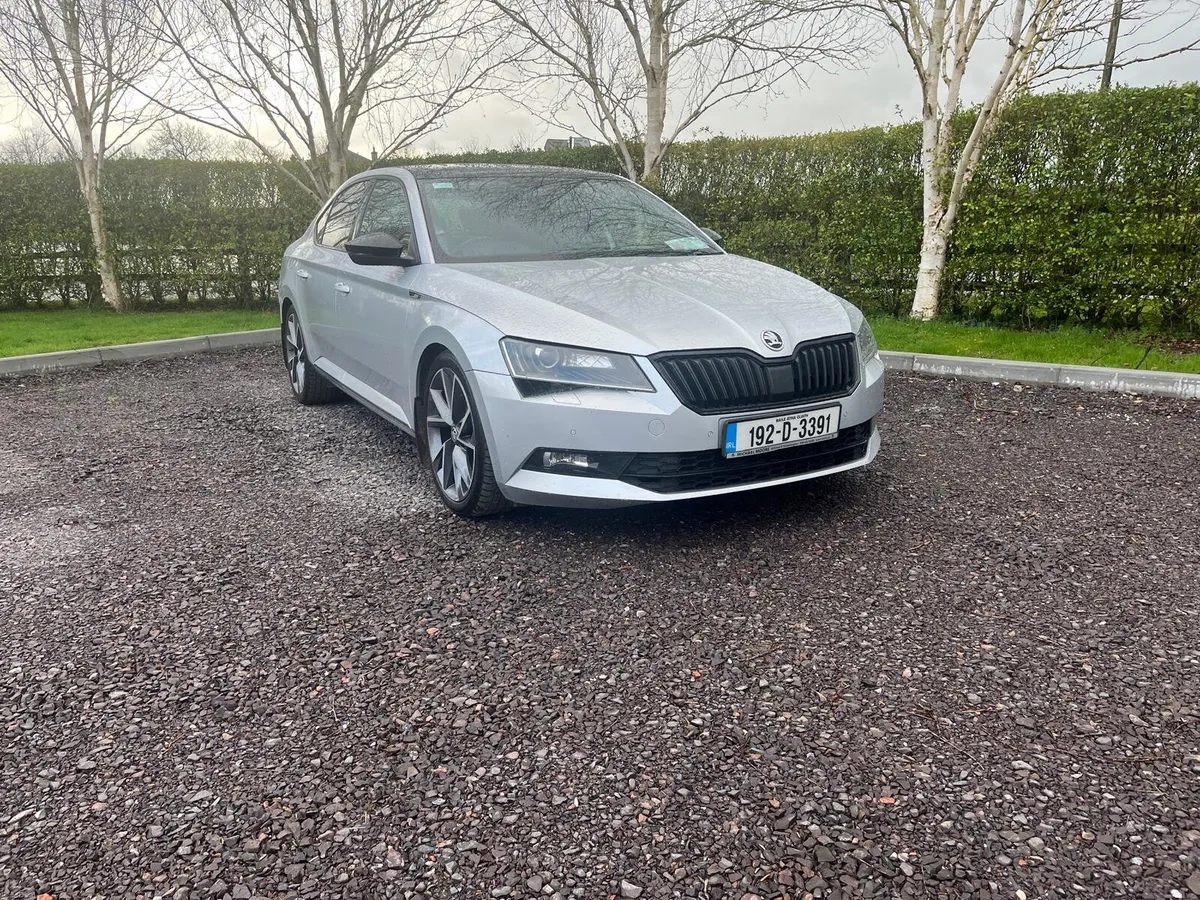 Skoda Superb 2.0 TDI 150 BHP Sportline. - Image 2