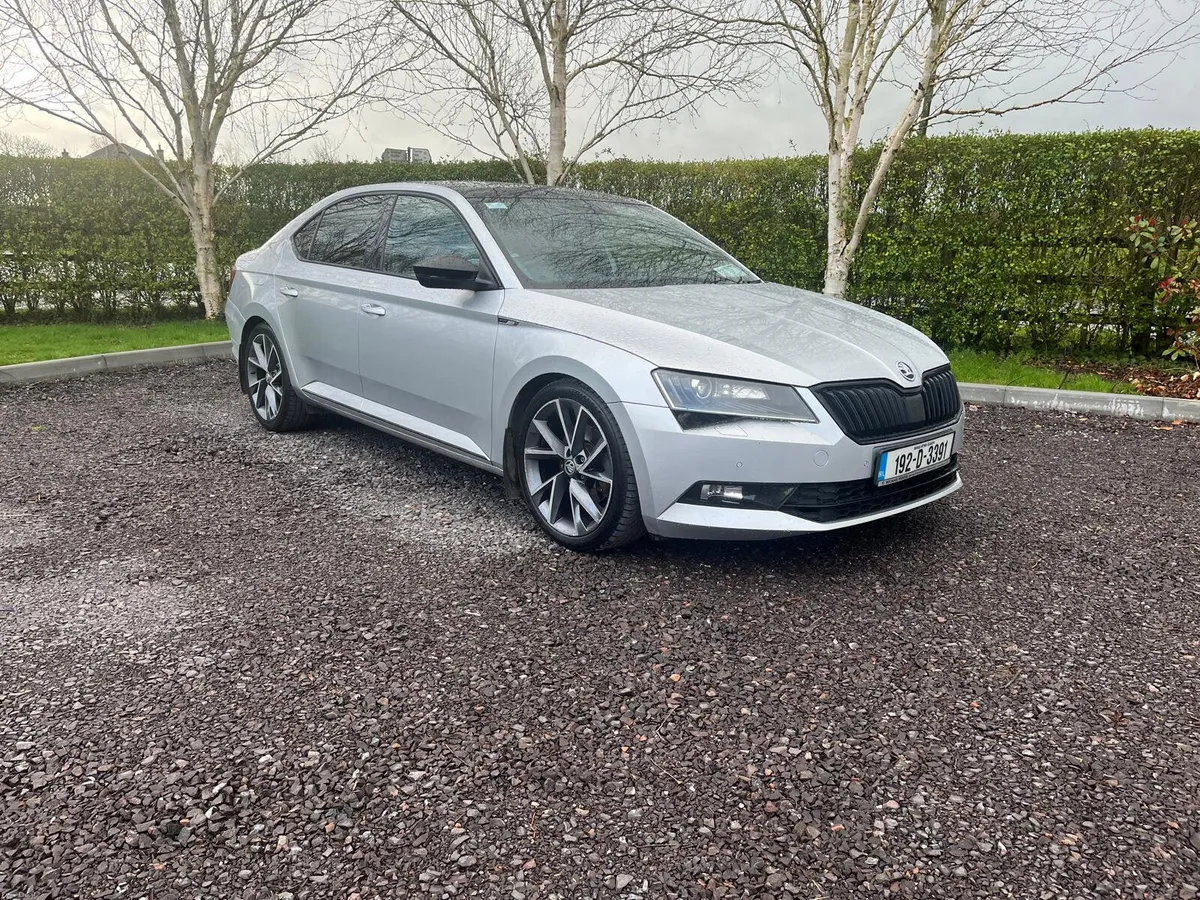 Skoda Superb 2.0 TDI 150 BHP Sportline. - Image 1