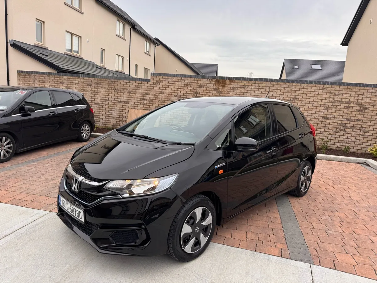 2018 Honda Fit Hybrid Auto – Low km – NCT 2 Years - Image 2