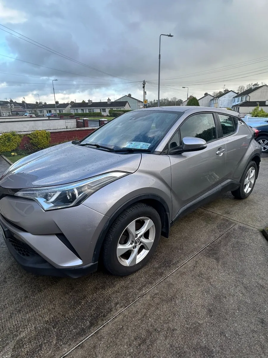 Toyota C-HR 2017 - Image 1