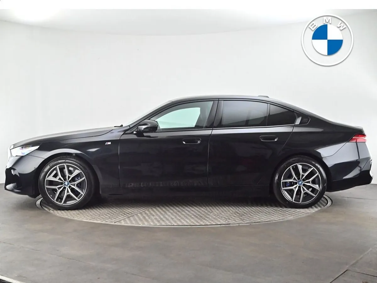 BMW i5 eDrive40 M Sport Saloon - Image 3