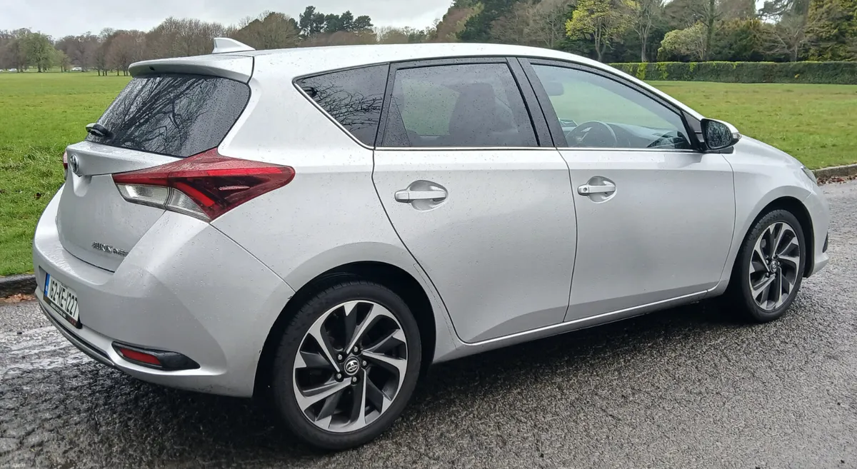 Toyota Auris 2016 *HYBRID 1.8 AUTO* IRISH CAR - Image 4
