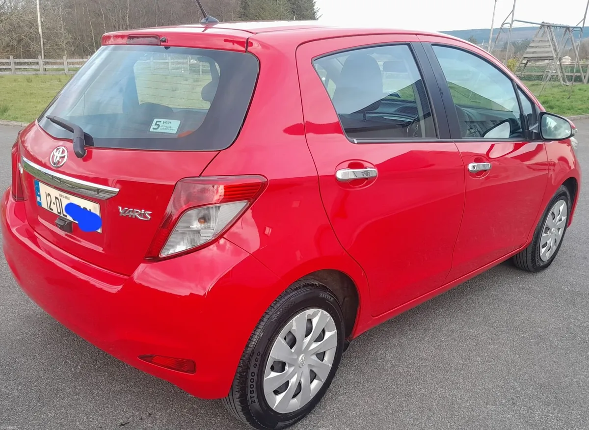 Toyota Yaris 2012 - Image 3