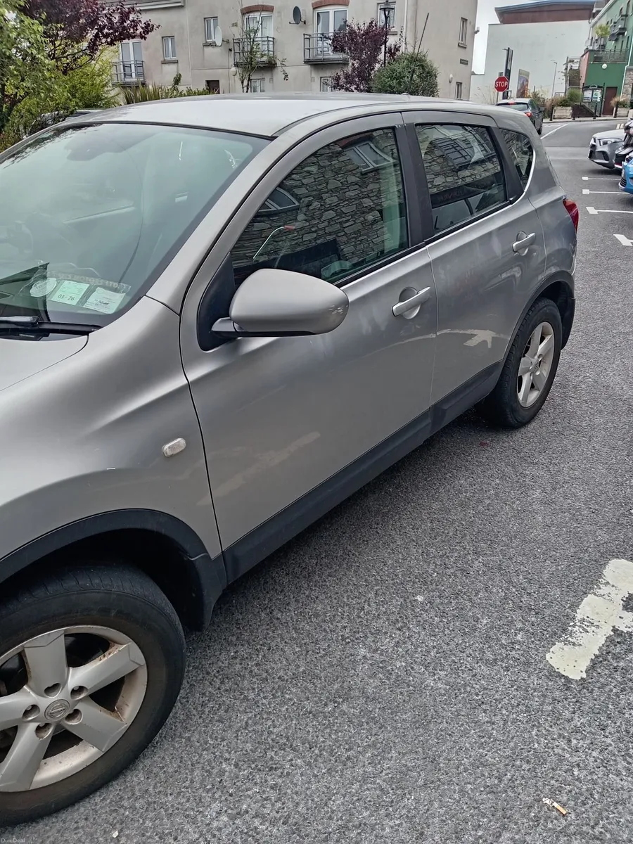 Nissan Qashqai 2008 read ad - Image 1