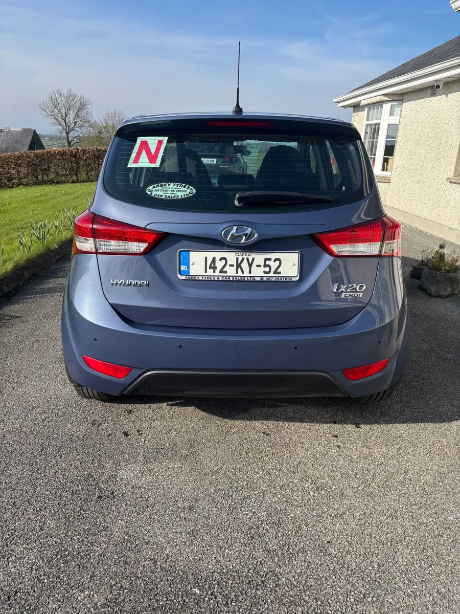 Hyundai IX20 Deluxe 4DR - Image 2