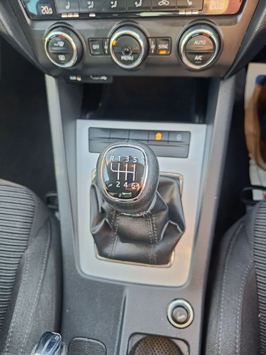 Skoda Octavia 2016 - Image 2
