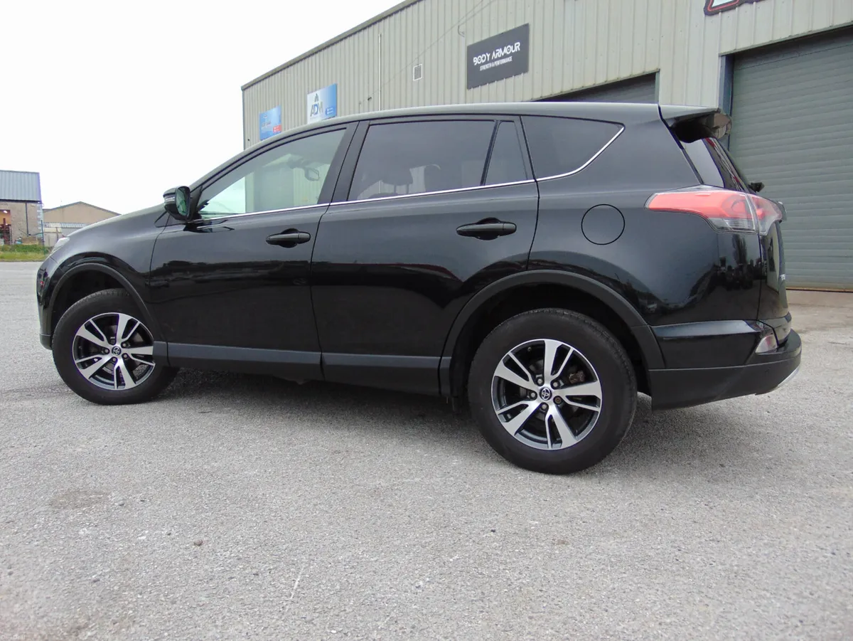 2016 Toyota Rav4  2.0 D-4D BUSINESS EDITION 143bhp - Image 4