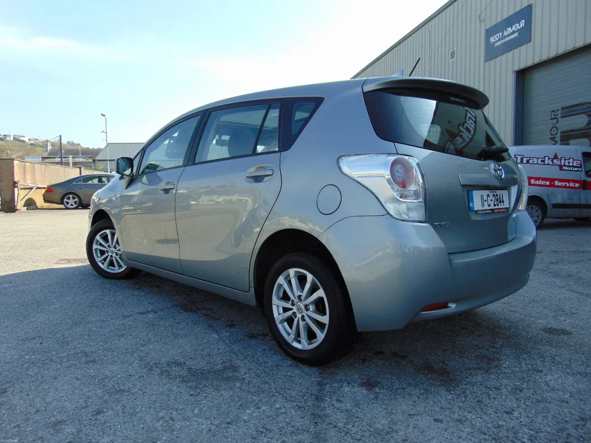2011 Toyota Verso 2.0 D-4D LUNA RC 5DR - Image 4
