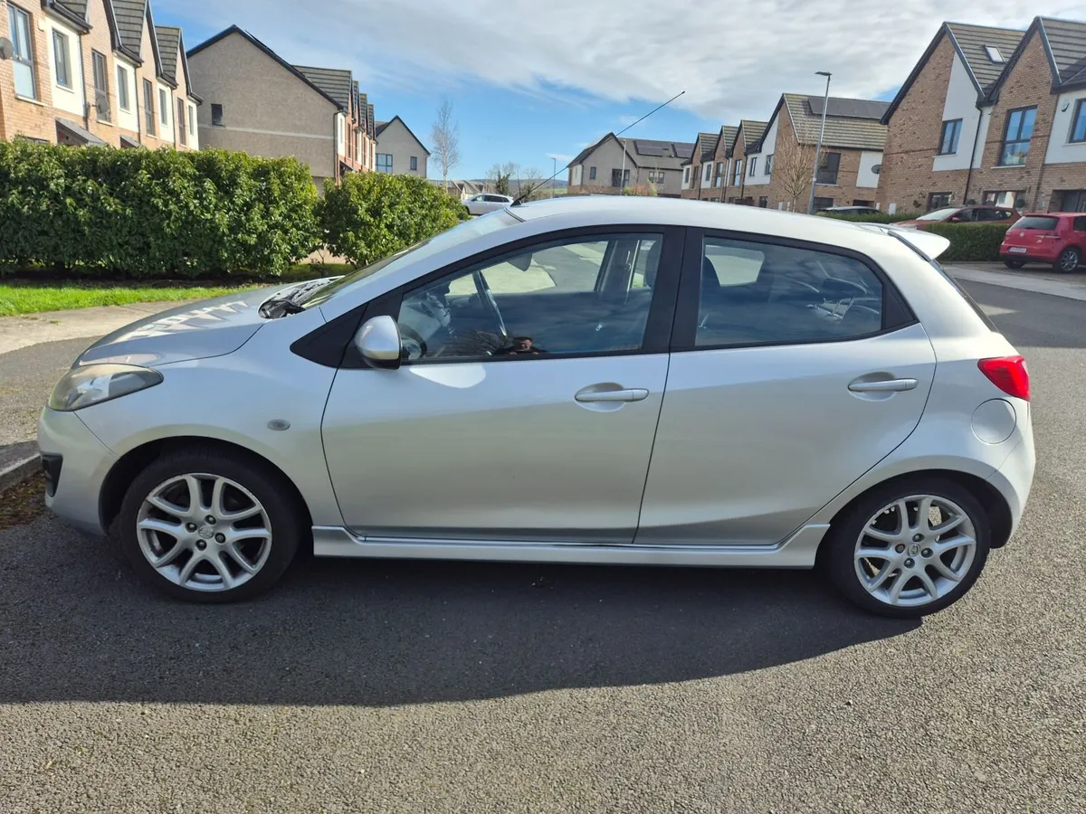 Mazda Mazda2 2012 - Image 4