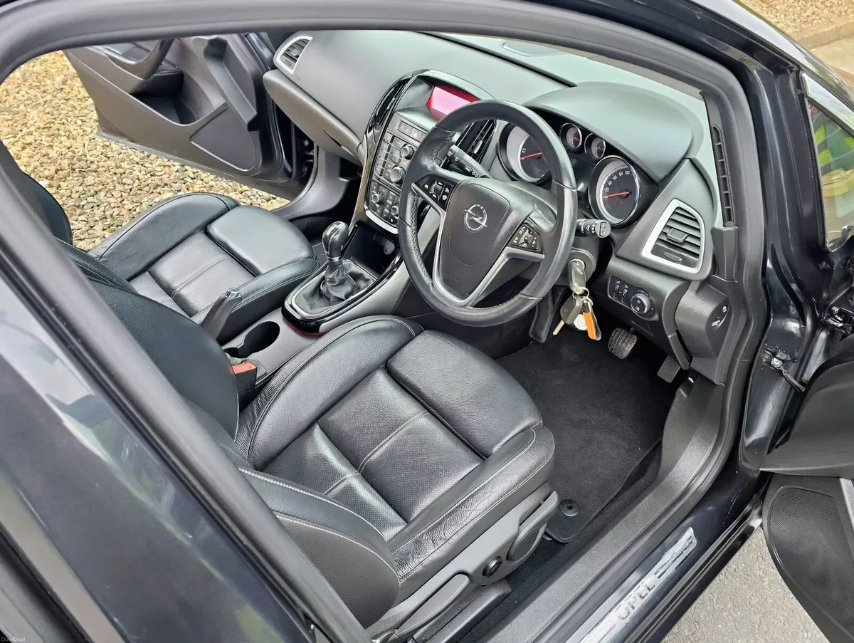Opel Astra , Top Spec Elite model,  New NCT - Image 6