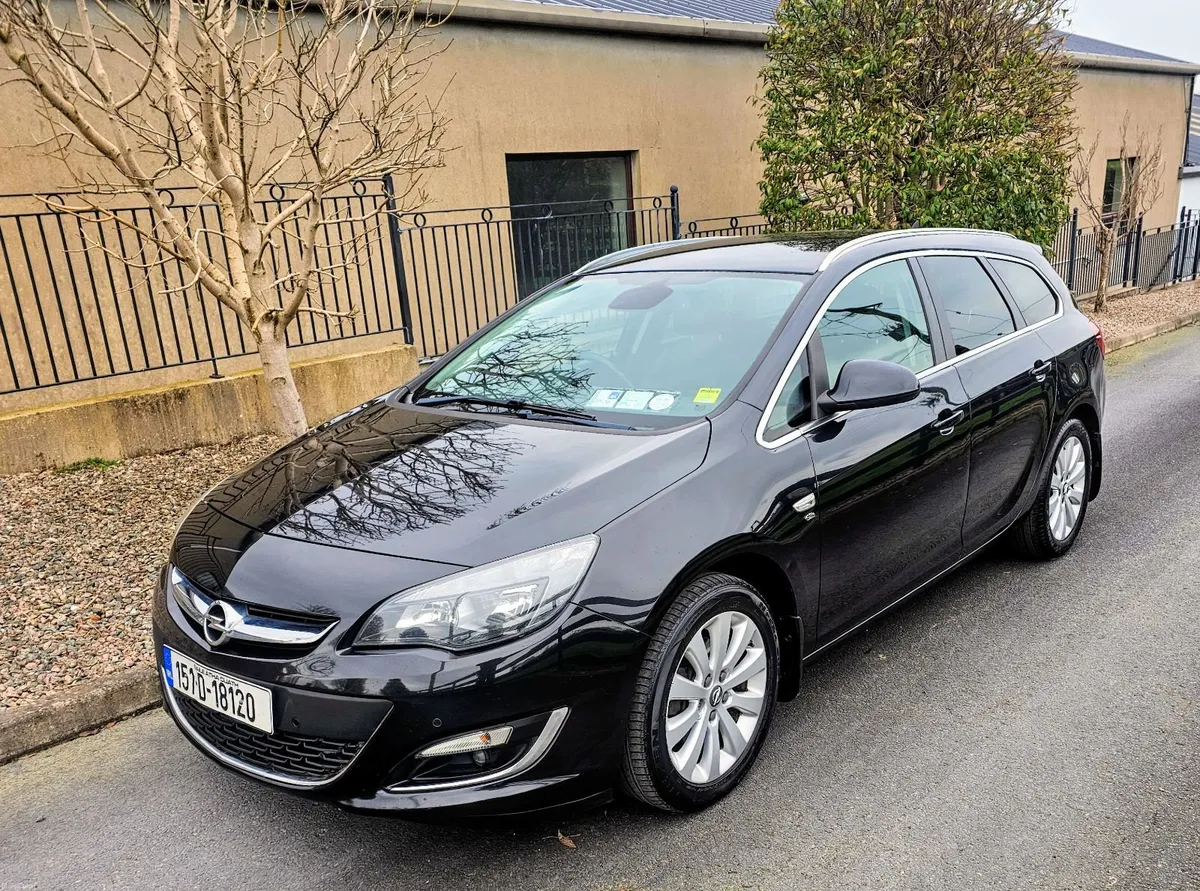Opel Astra , Top Spec Elite model,  Diesel - Image 2