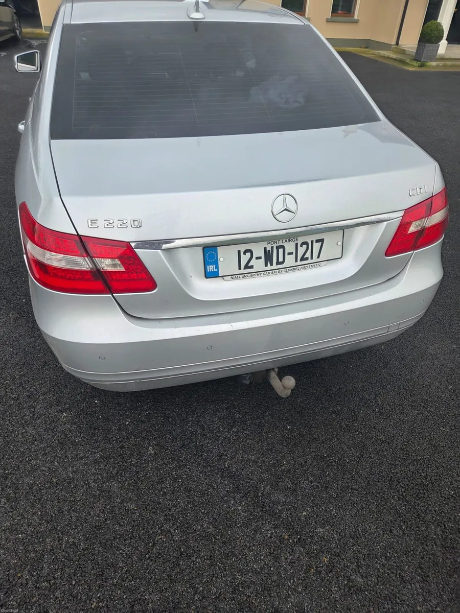 Mercedes E Class Automatic - Image 4