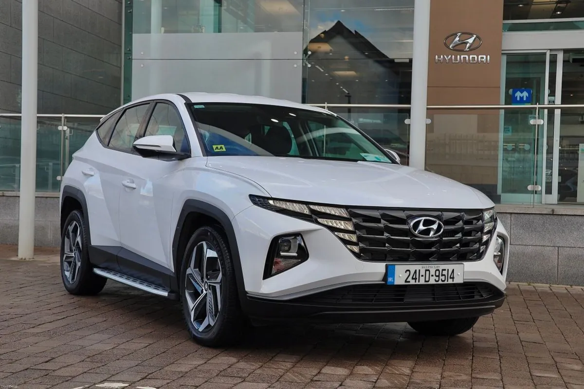 Hyundai Tucson 2WD Comfort Plus HEV Auto, Low Mile - Image 4