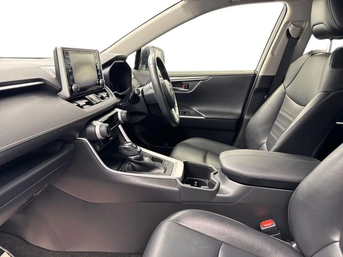 Toyota RAV4 2.5 HYBRID SOL *PRICE DROP* €120 PER W - Image 3