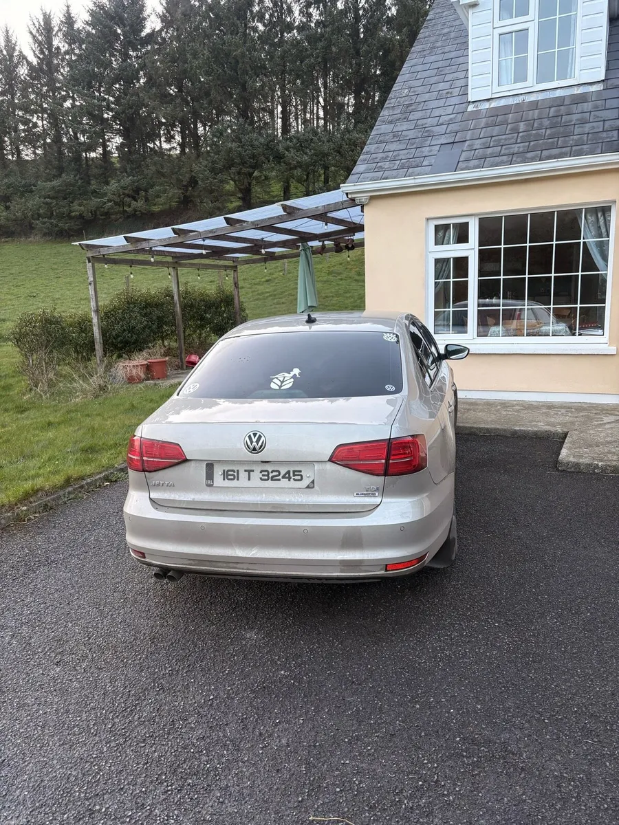 Volkswagen Jetta 2016 2.0L Highline - Image 3