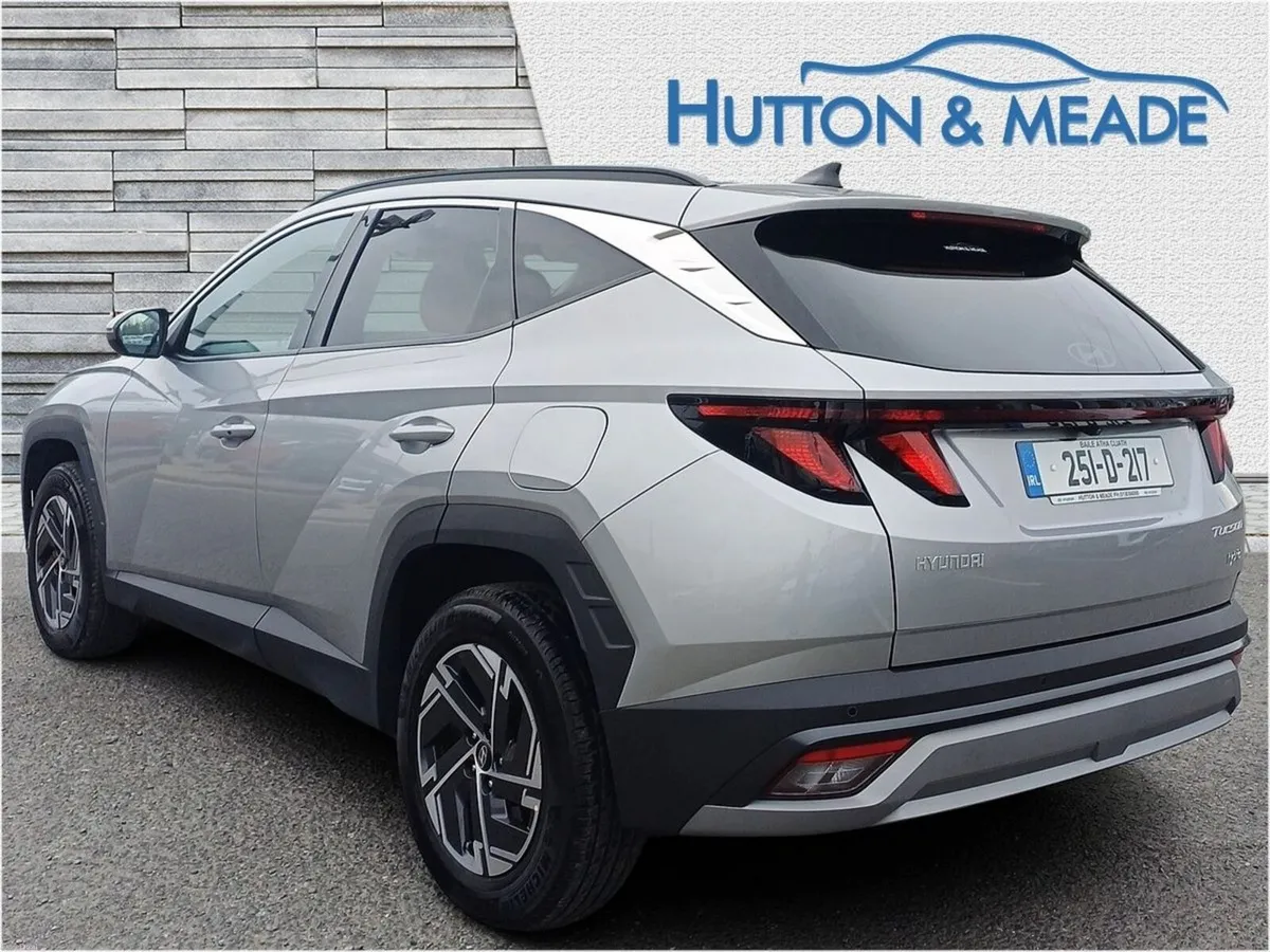 Hyundai Tucson Executive HEV 1.6 Petrol 5dr - Image 2