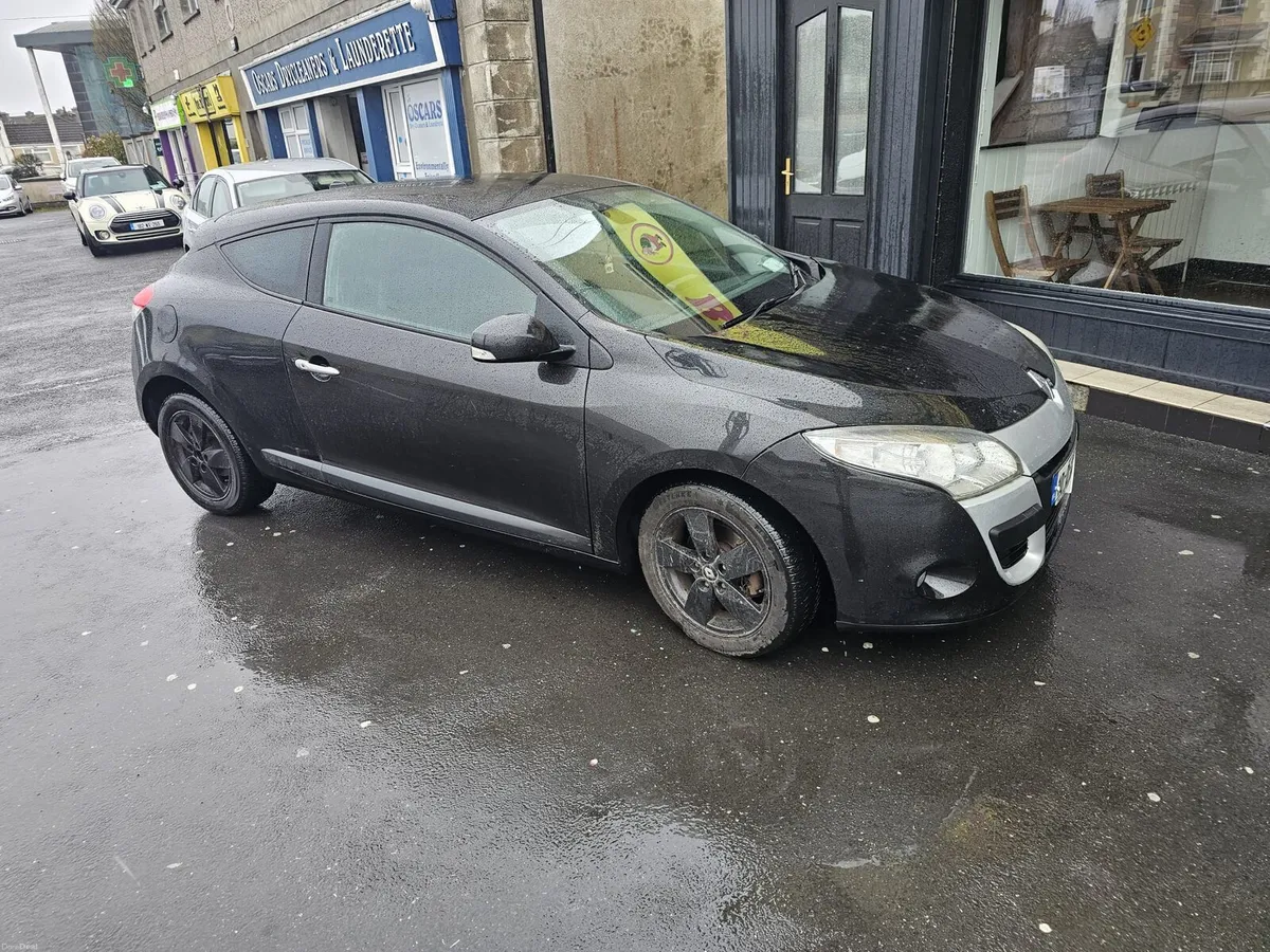 2010 Renault Megane - Image 2