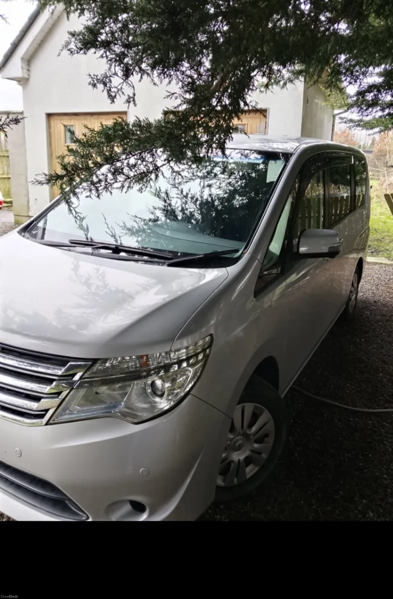 2014 nissan Serena - Image 3